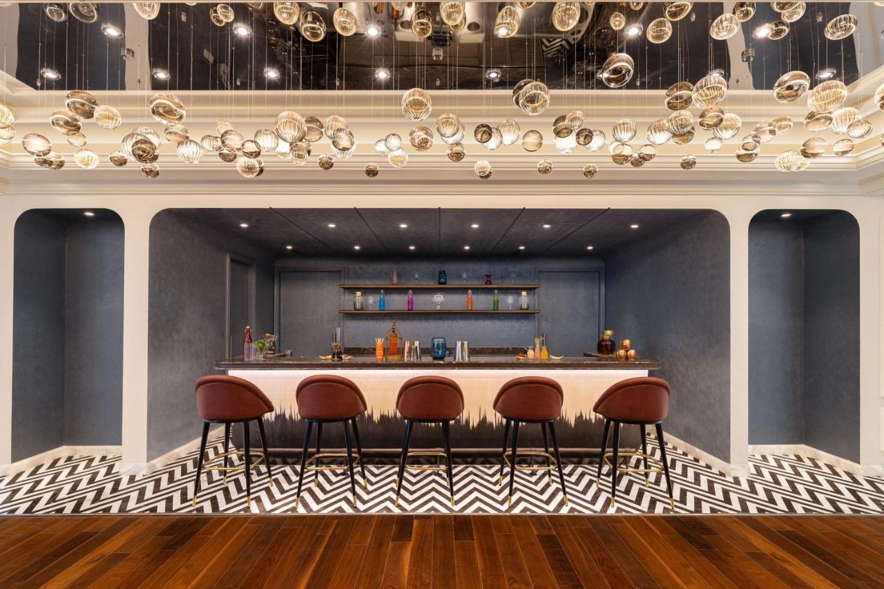 Itc Royal Bengal, A Luxury Collection Hotel, Kolkata Ngoại thất bức ảnh The bar on board